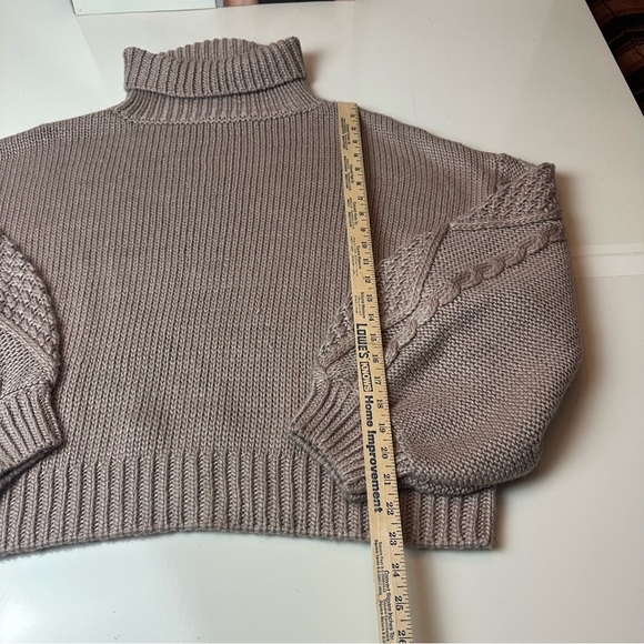 JustFab Gray Cowl Turtleneck Sweater with Ribbed Knit Texture - Picture 2 of 7